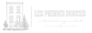 Dessin épuré d’une maison typique de la Charente à Angoulême, avec des plantes, le logo « LES PIERRES DOUCES » et le slogan « gîte de charme ».