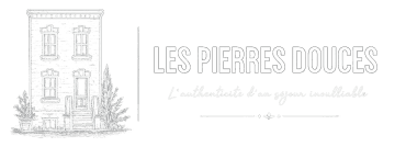Dessin épuré d’une maison typique de la Charente à Angoulême, avec des plantes, le logo « LES PIERRES DOUCES » et le slogan « gîte de charme ».