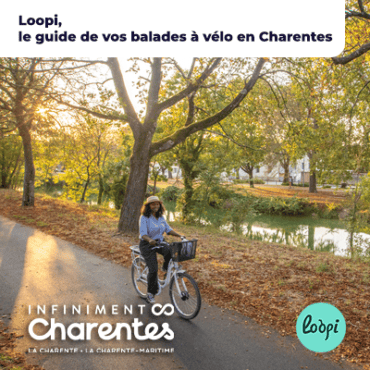 Dans la lumineuse Charente, près des rives paisibles d’un canal bordé d’arbres centenaires, un cycliste flâne sur un sentier baigné de soleil. Au loin, le charme d’Angoulême se profile entre nature verdoyante et patrimoine régional. Découvrez les merveilles de notre belle région grâce à Loopi, le guide vélo incontournable pour explorer la Charente à votre rythme et vivre une expérience authentique digne des plus belles chambres d’hôtes du Sud-Ouest.